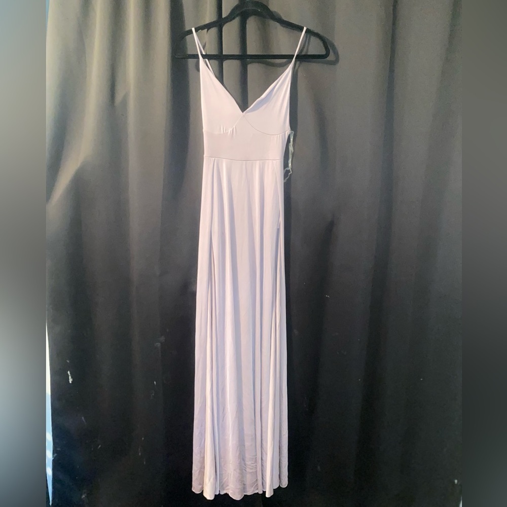 V strip open legged dress